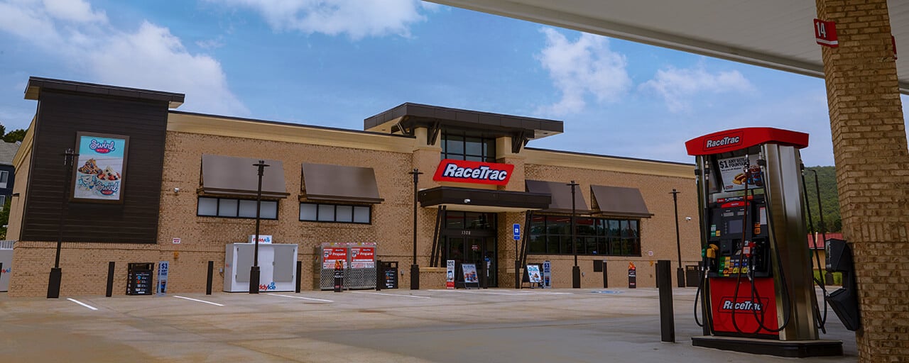 RaceTrac front of store and gas pump