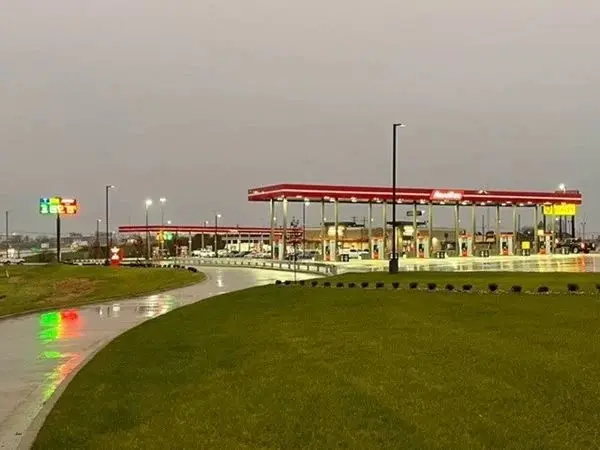 Outside image of a RaceTrac gas station