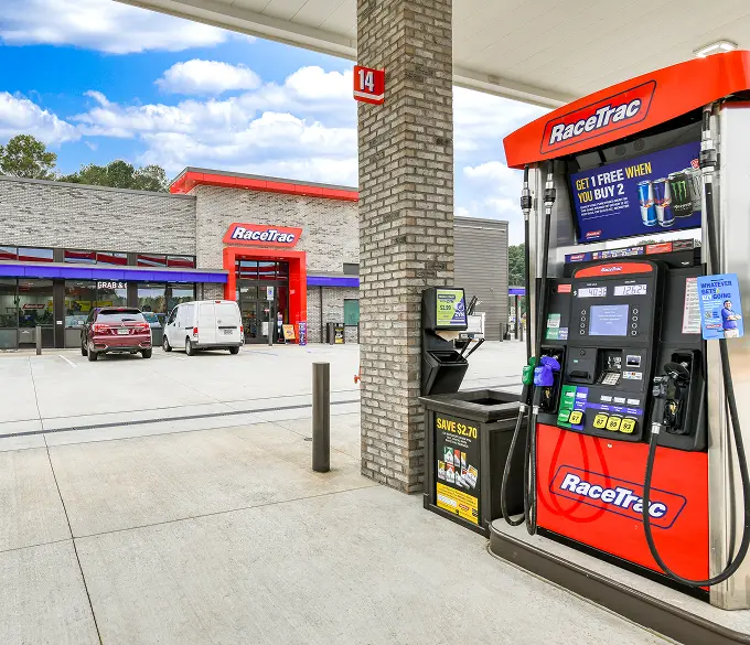 RaceTrac front of store and gas pump