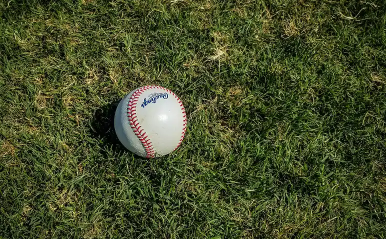 baseball-three-column-card.webp
