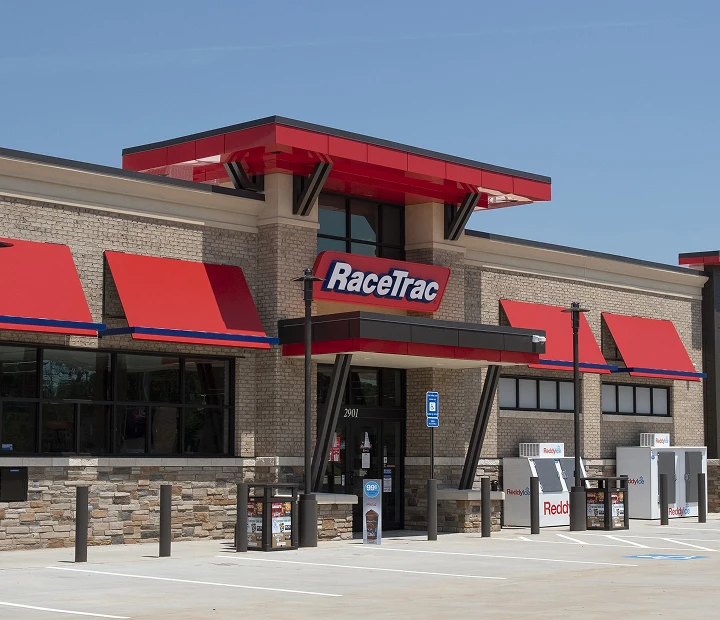 racetrac-front-of-house-section-hero-tall.webp